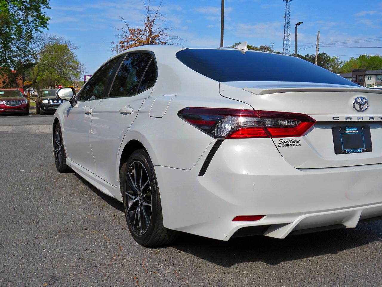 Toyota Camry SE Auto (Natl) 2022