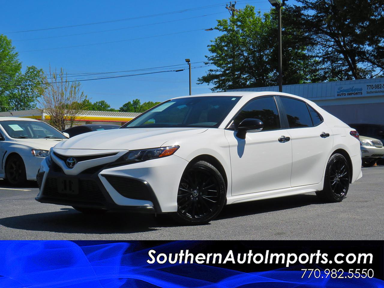 Toyota Camry SE Nightshade Auto (Natl) 2022