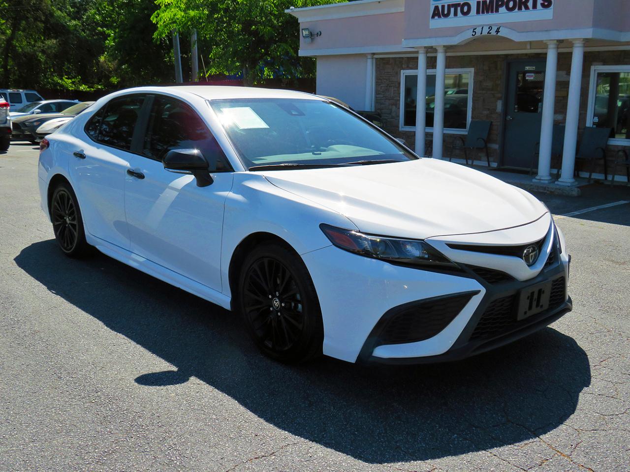 Toyota Camry SE Nightshade Auto (Natl) 2022