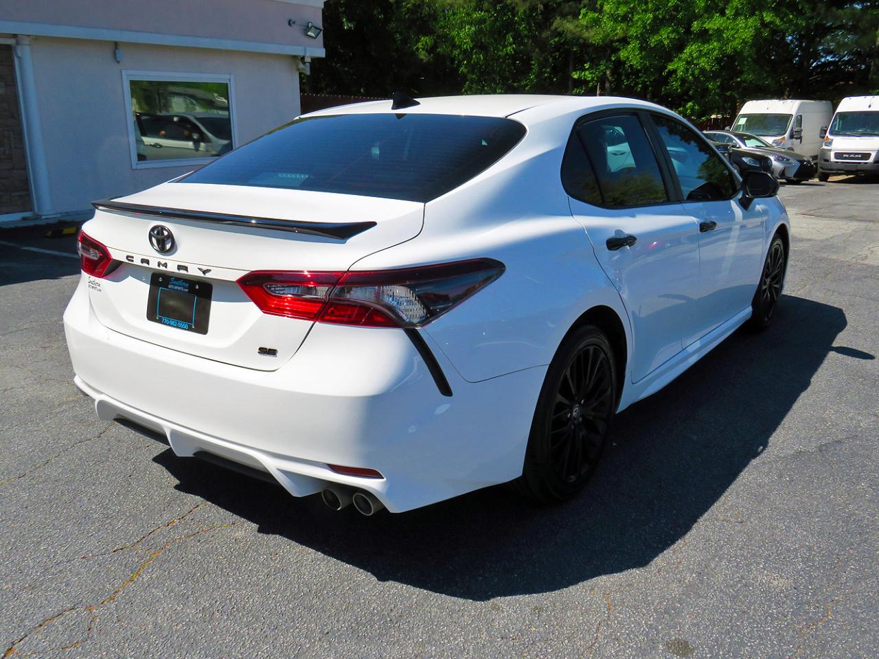 Toyota Camry SE Nightshade Auto (Natl) 2022