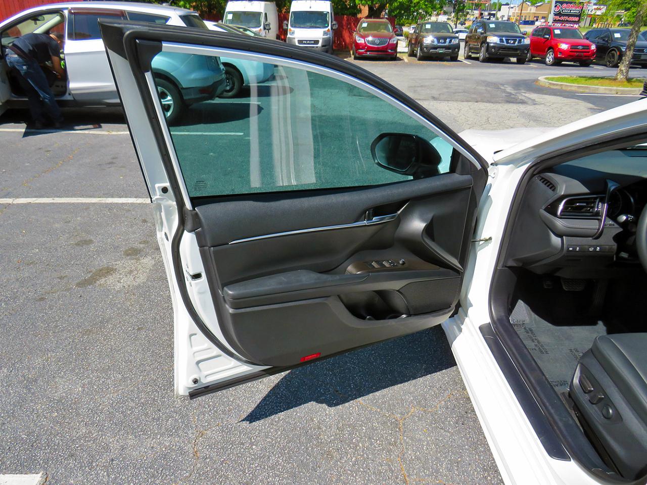 Toyota Camry SE Nightshade Auto (Natl) 2022