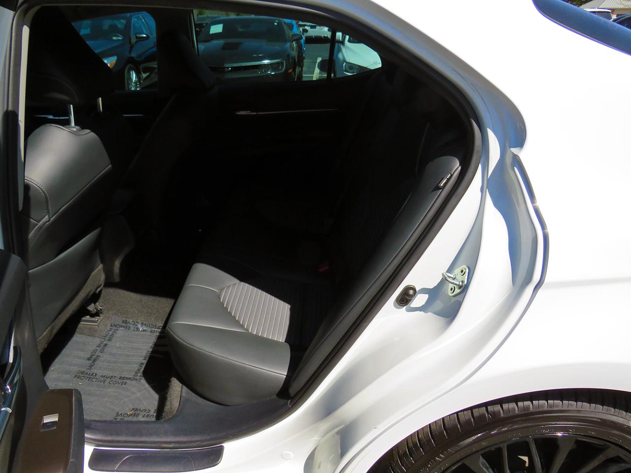 Toyota Camry SE Nightshade Auto (Natl) 2022