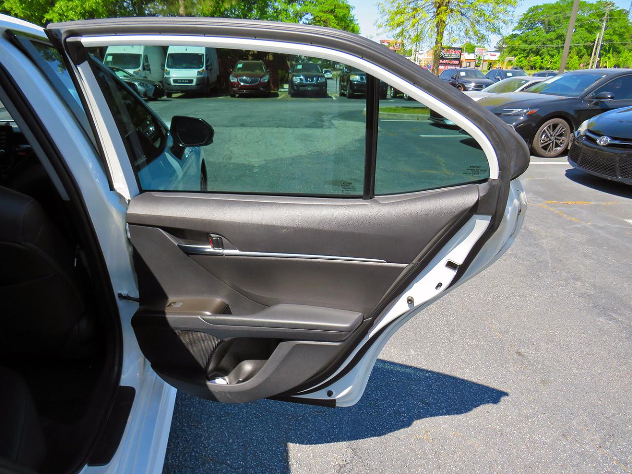 Toyota Camry SE Nightshade Auto (Natl) 2022