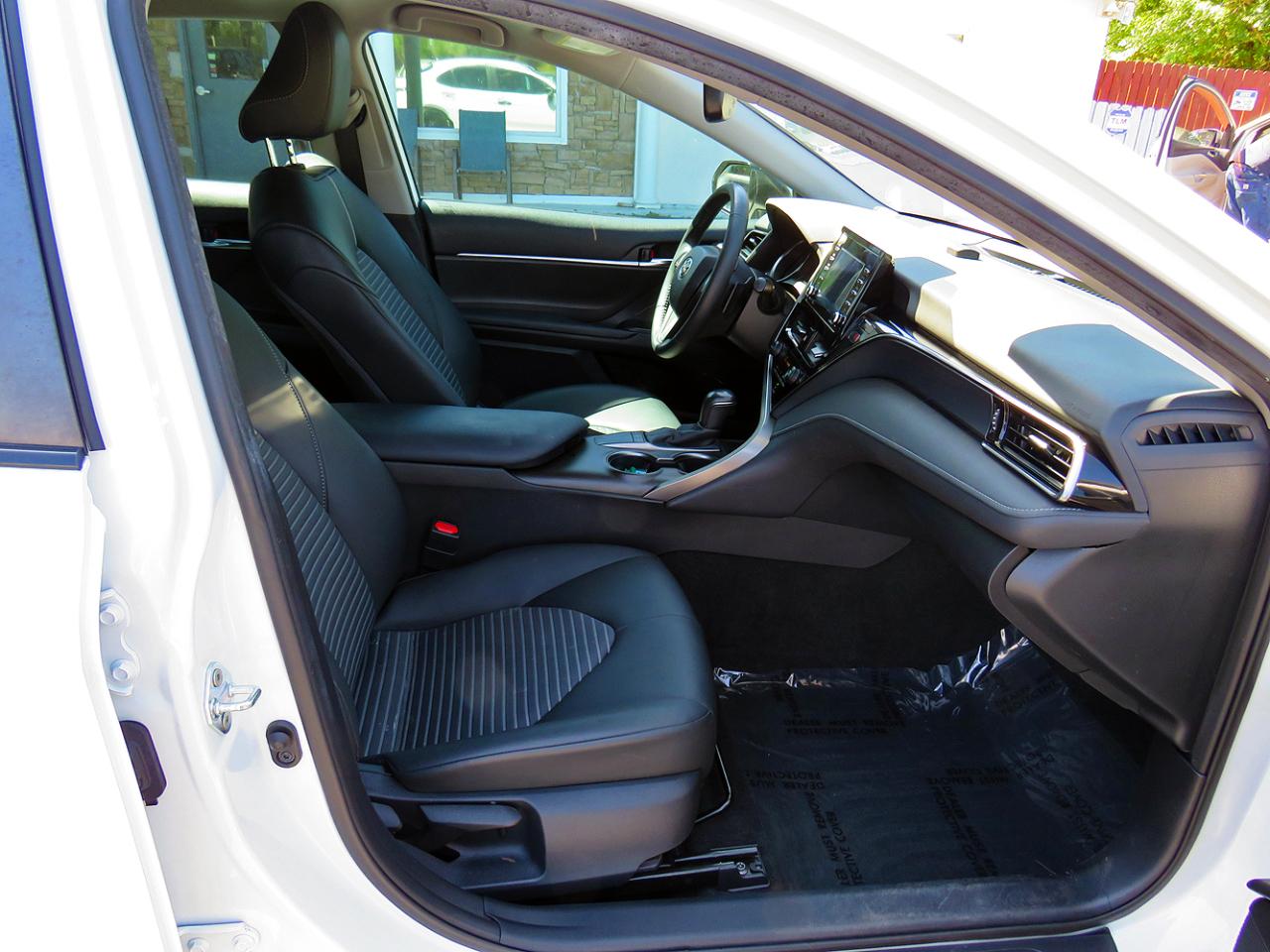 Toyota Camry SE Nightshade Auto (Natl) 2022