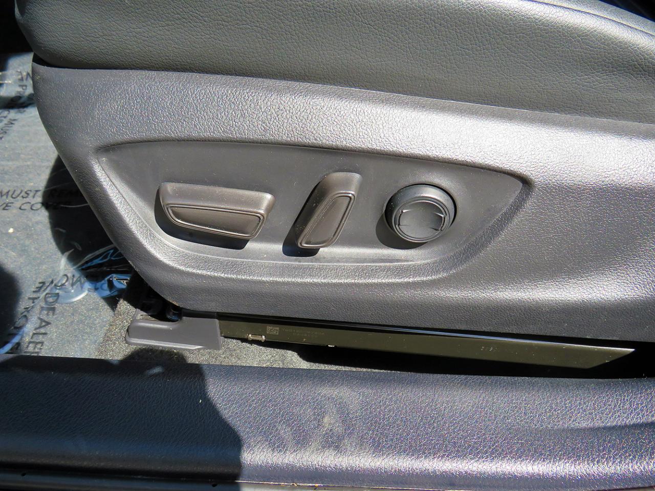 Toyota Camry SE Nightshade Auto (Natl) 2022