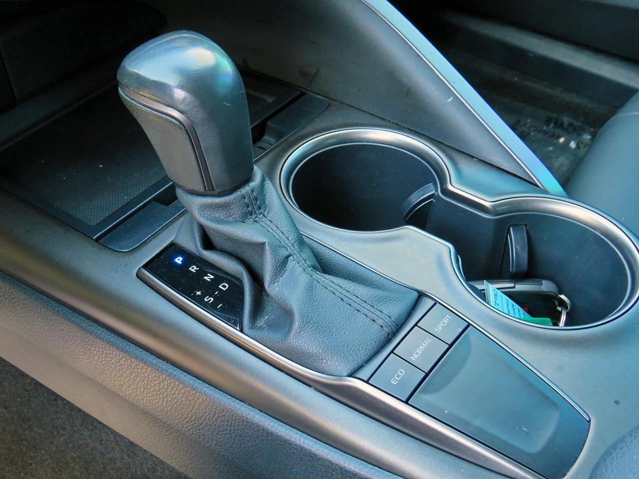 Toyota Camry SE Nightshade Auto (Natl) 2022