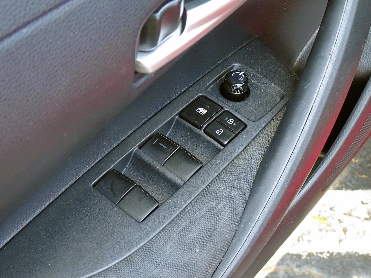 Toyota Corolla Hybrid LE CVT (Natl) 2020