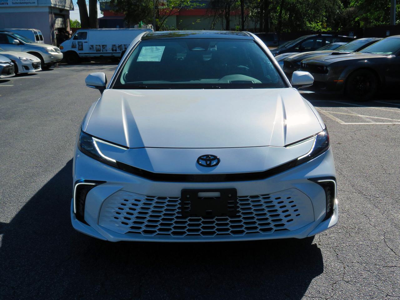 Toyota Camry Hybrid XSE Auto 2025