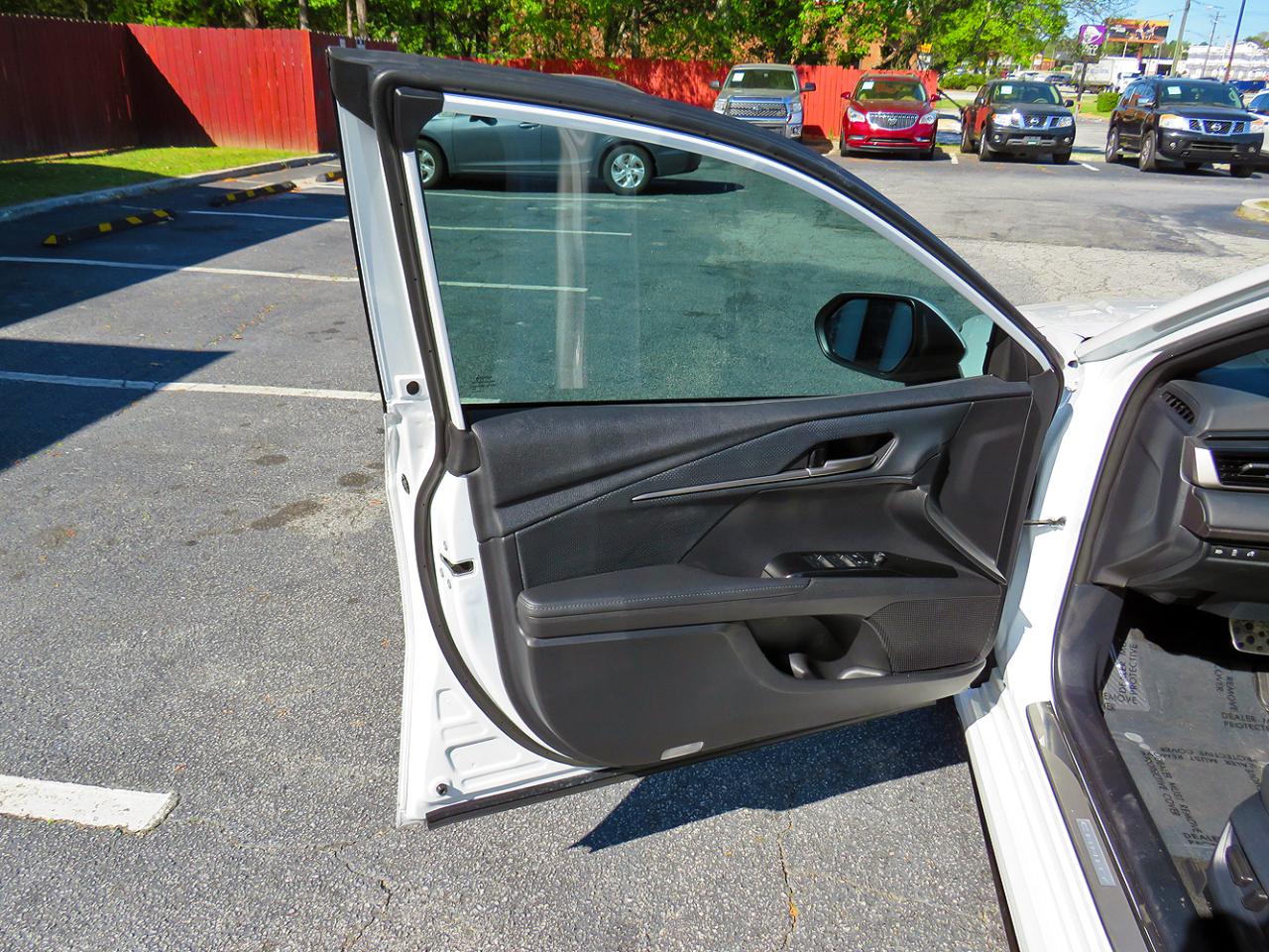 Toyota Camry Hybrid XSE Auto 2025