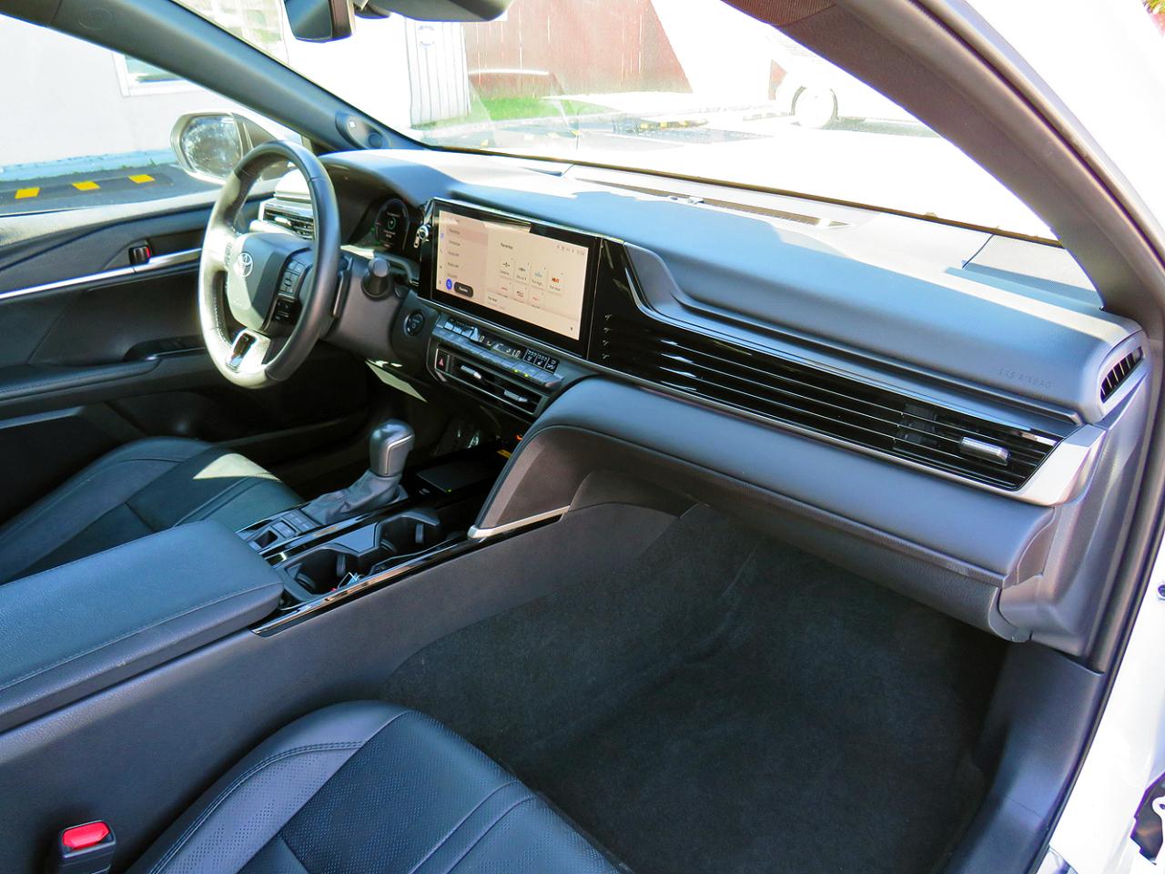 Toyota Camry Hybrid XSE Auto 2025