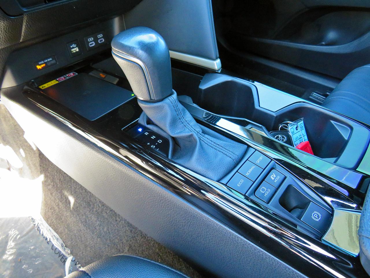 Toyota Camry Hybrid XSE Auto 2025