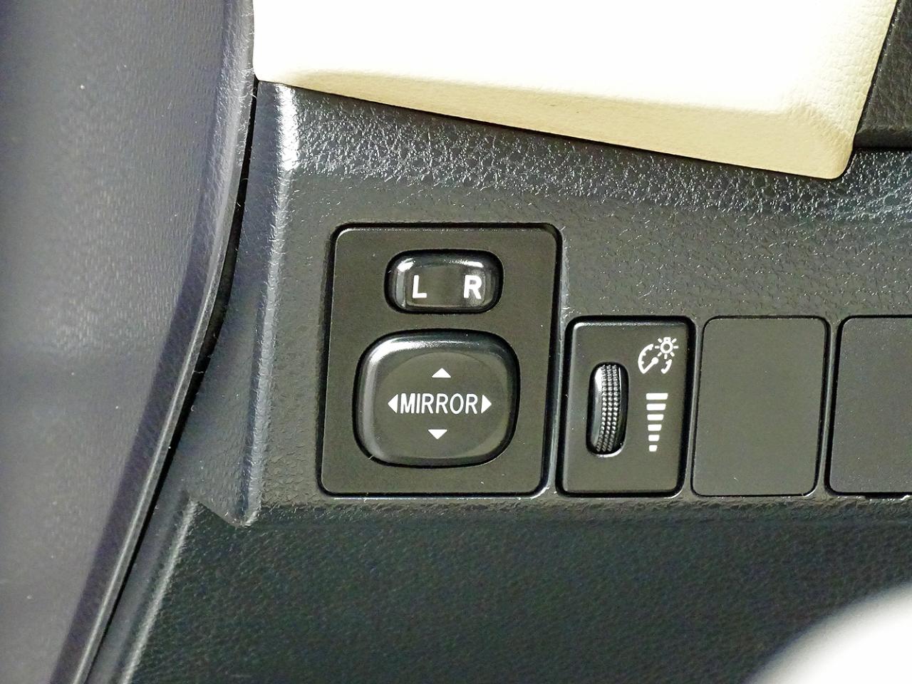 Toyota Corolla 4dr Sdn CVT LE Premium (Natl) 2014