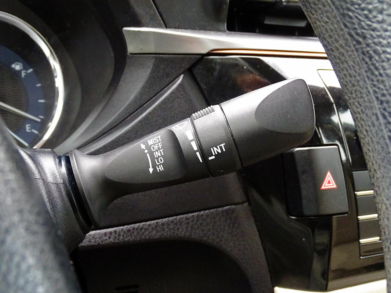 Toyota Corolla 4dr Sdn CVT LE Premium (Natl) 2014