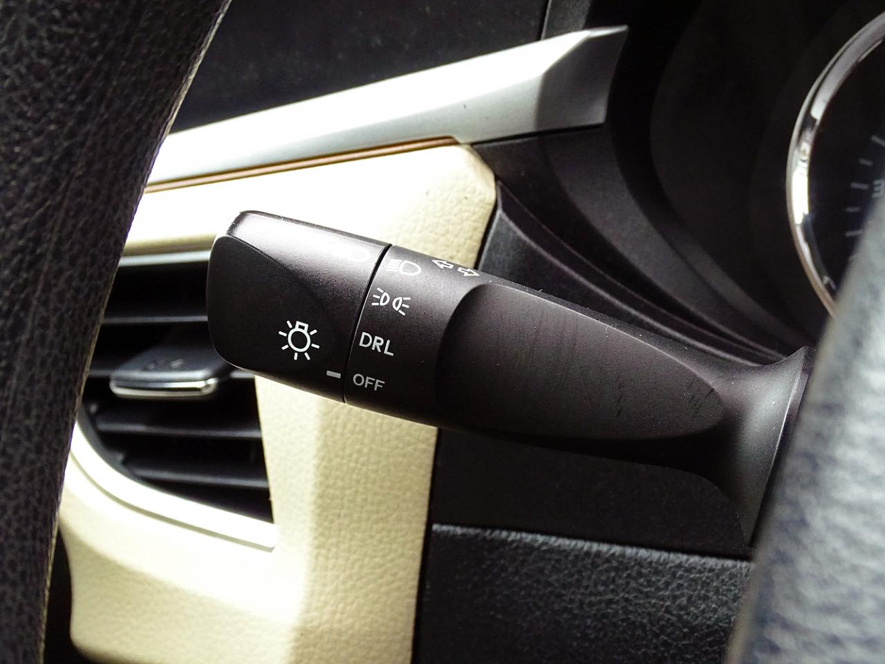 Toyota Corolla 4dr Sdn CVT LE Premium (Natl) 2014