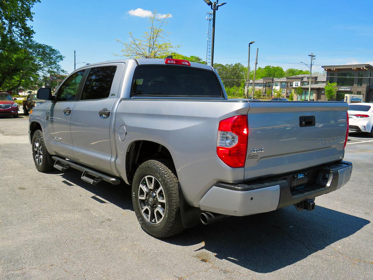 Toyota Tundra 4WD SR5 CrewMax 5.5' Bed 5.7L FFV (Natl) 2021