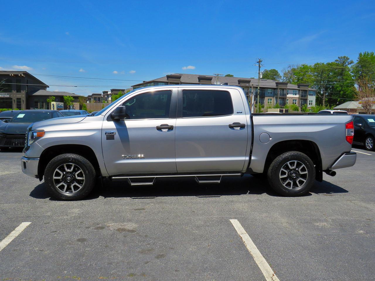 Toyota Tundra 4WD SR5 CrewMax 5.5' Bed 5.7L FFV (Natl) 2021