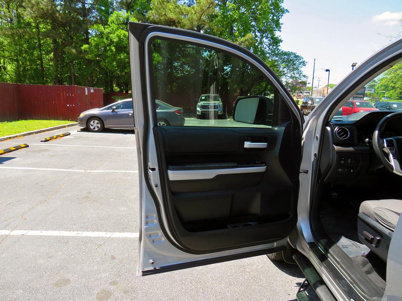 Toyota Tundra 4WD SR5 CrewMax 5.5' Bed 5.7L FFV (Natl) 2021