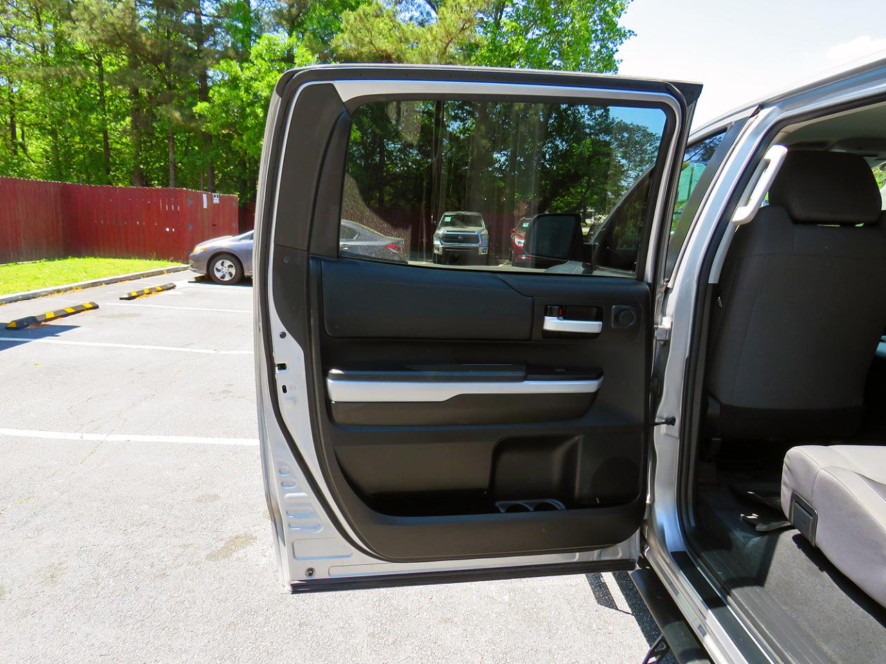 Toyota Tundra 4WD SR5 CrewMax 5.5' Bed 5.7L FFV (Natl) 2021