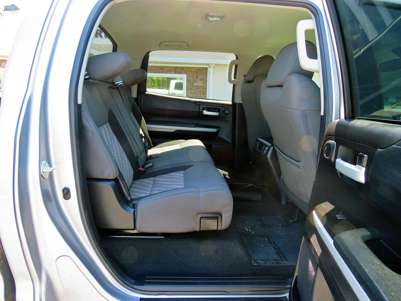 Toyota Tundra 4WD SR5 CrewMax 5.5' Bed 5.7L FFV (Natl) 2021