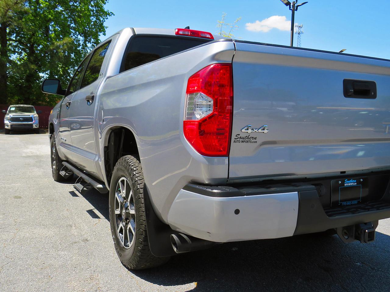 Toyota Tundra 4WD SR5 CrewMax 5.5' Bed 5.7L FFV (Natl) 2021