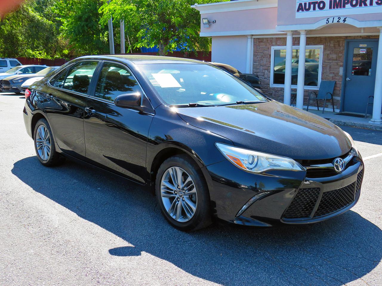 Toyota Camry 4dr Sdn I4 Auto SE (Natl) 2015
