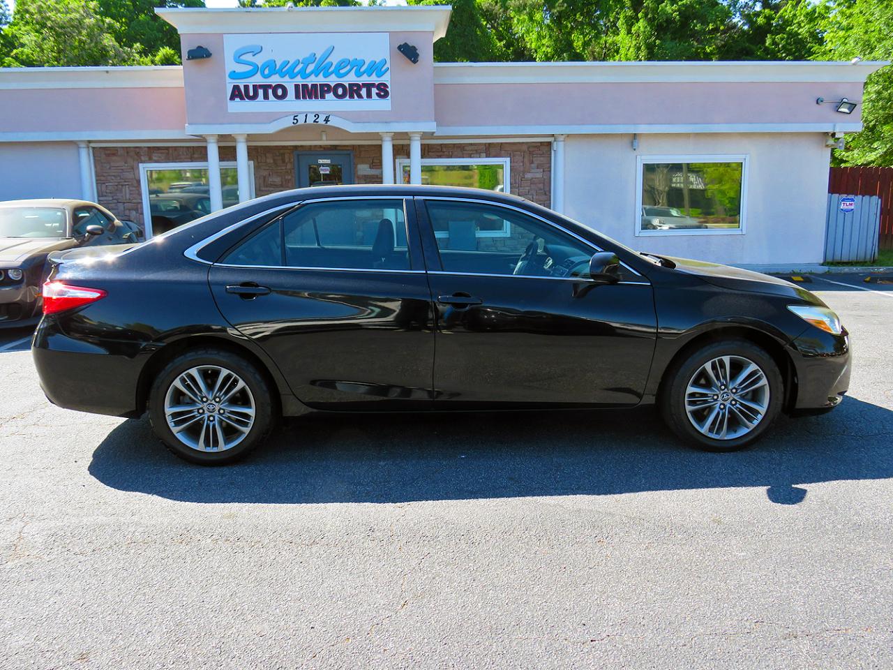Toyota Camry 4dr Sdn I4 Auto SE (Natl) 2015