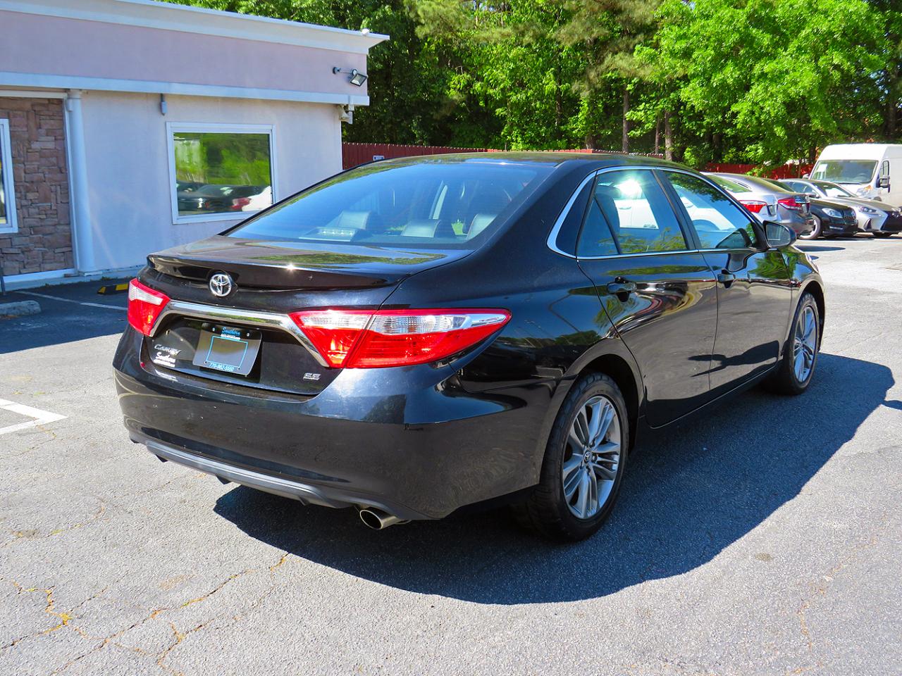 Toyota Camry 4dr Sdn I4 Auto SE (Natl) 2015