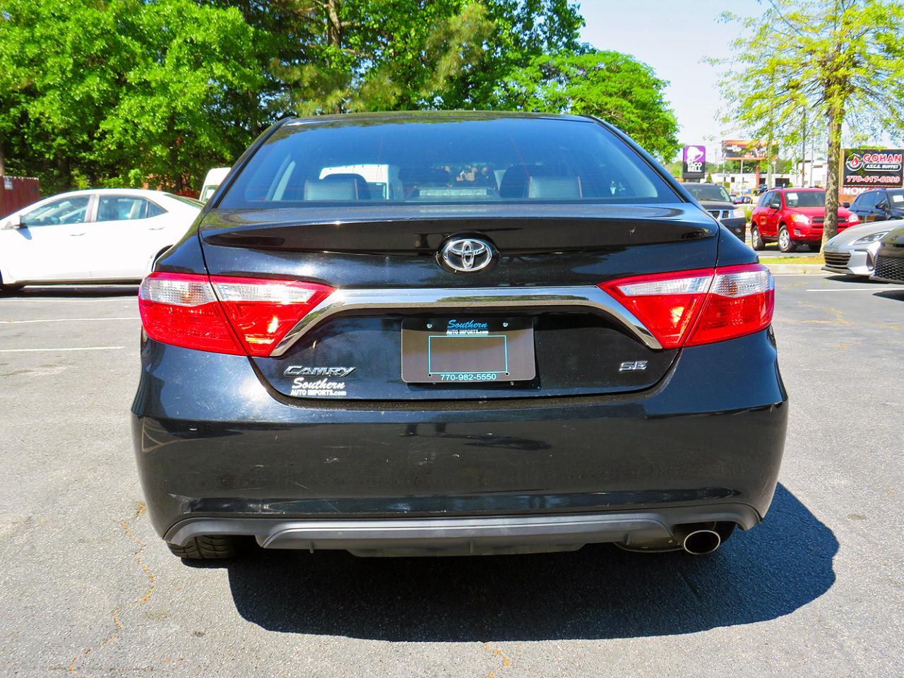 Toyota Camry 4dr Sdn I4 Auto SE (Natl) 2015
