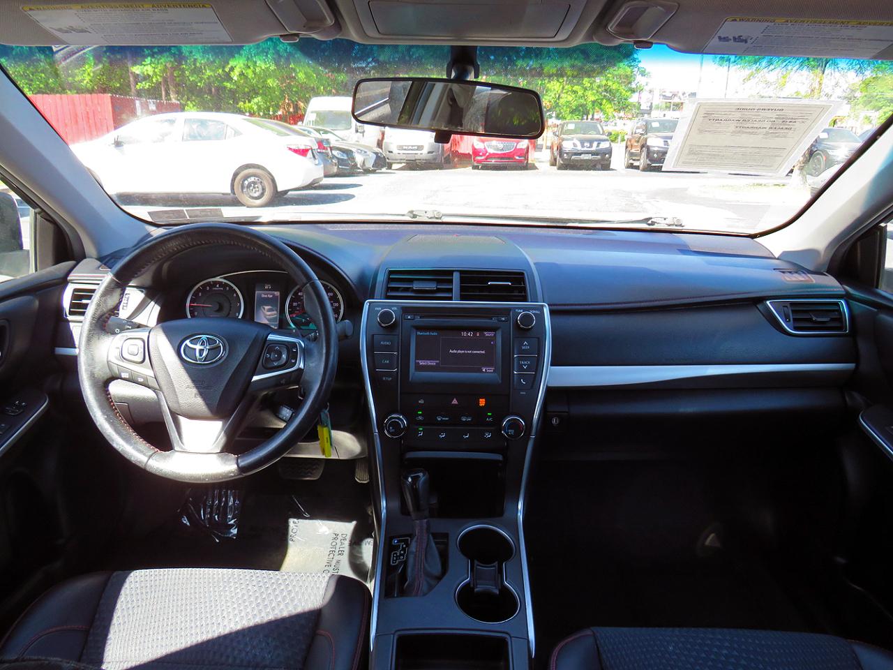 Toyota Camry 4dr Sdn I4 Auto SE (Natl) 2015