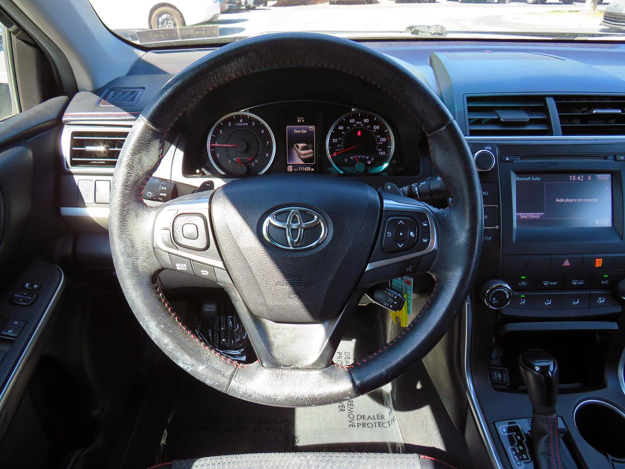 Toyota Camry 4dr Sdn I4 Auto SE (Natl) 2015