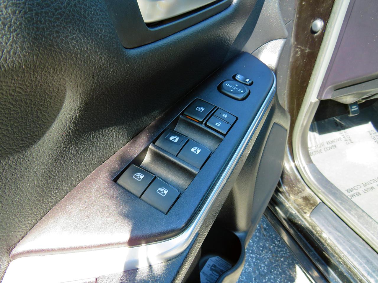 Toyota Camry 4dr Sdn I4 Auto SE (Natl) 2015