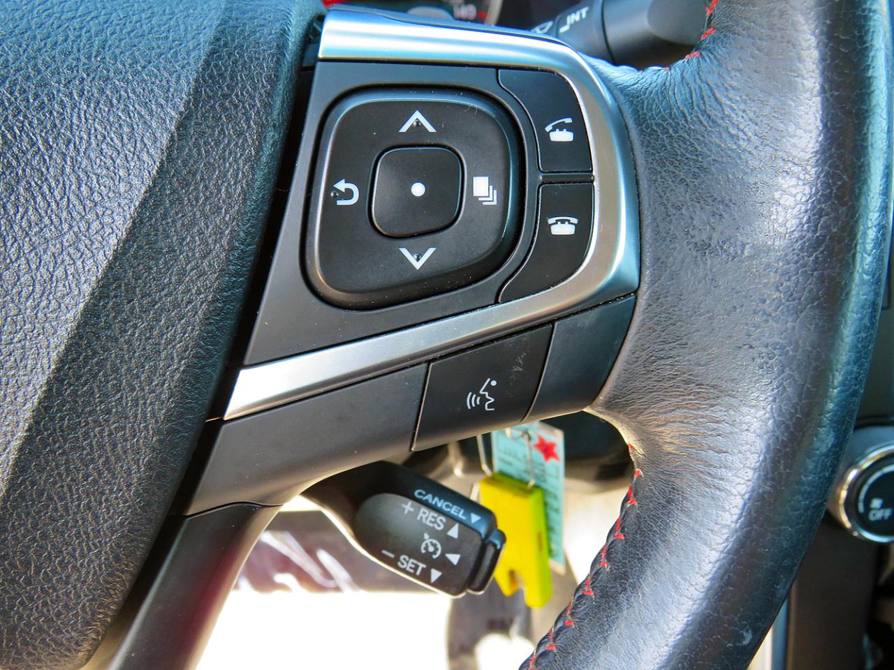 Toyota Camry 4dr Sdn I4 Auto SE (Natl) 2015