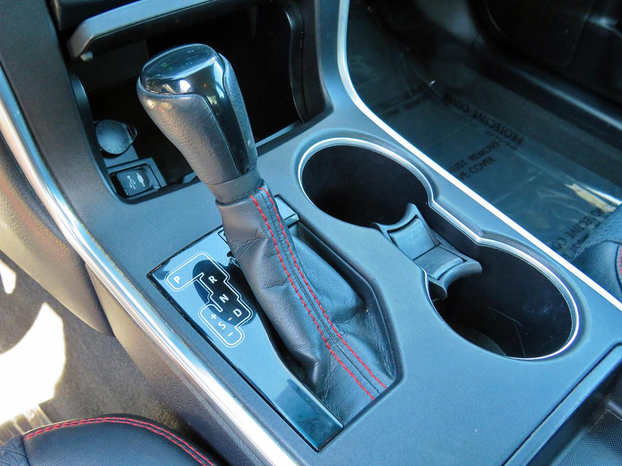 Toyota Camry 4dr Sdn I4 Auto SE (Natl) 2015