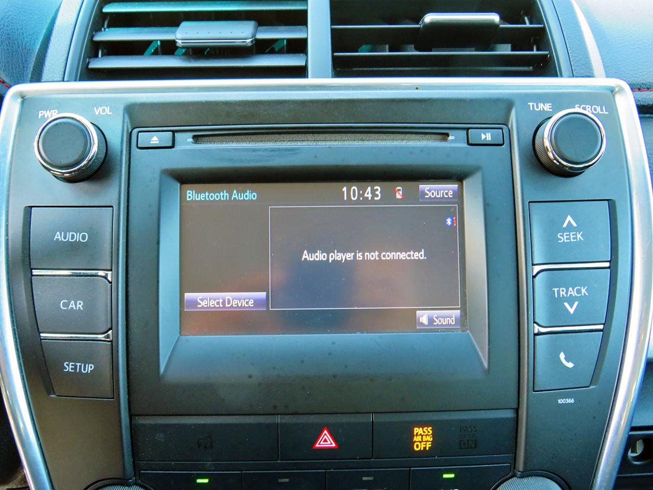 Toyota Camry 4dr Sdn I4 Auto SE (Natl) 2015