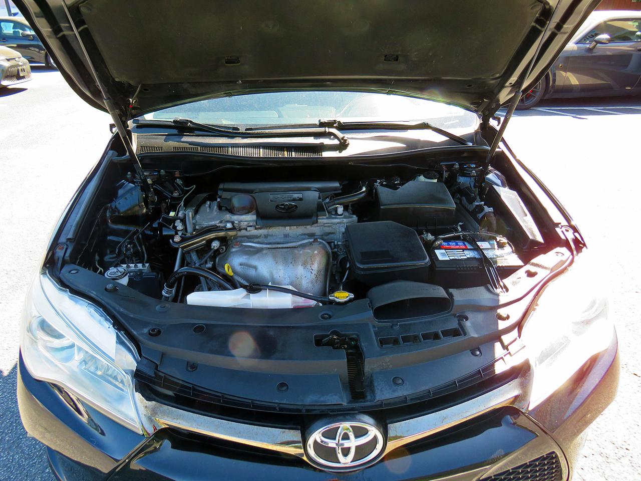 Toyota Camry 4dr Sdn I4 Auto SE (Natl) 2015