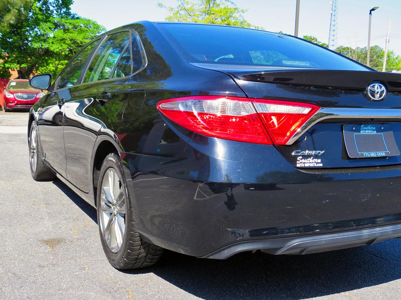 Toyota Camry 4dr Sdn I4 Auto SE (Natl) 2015