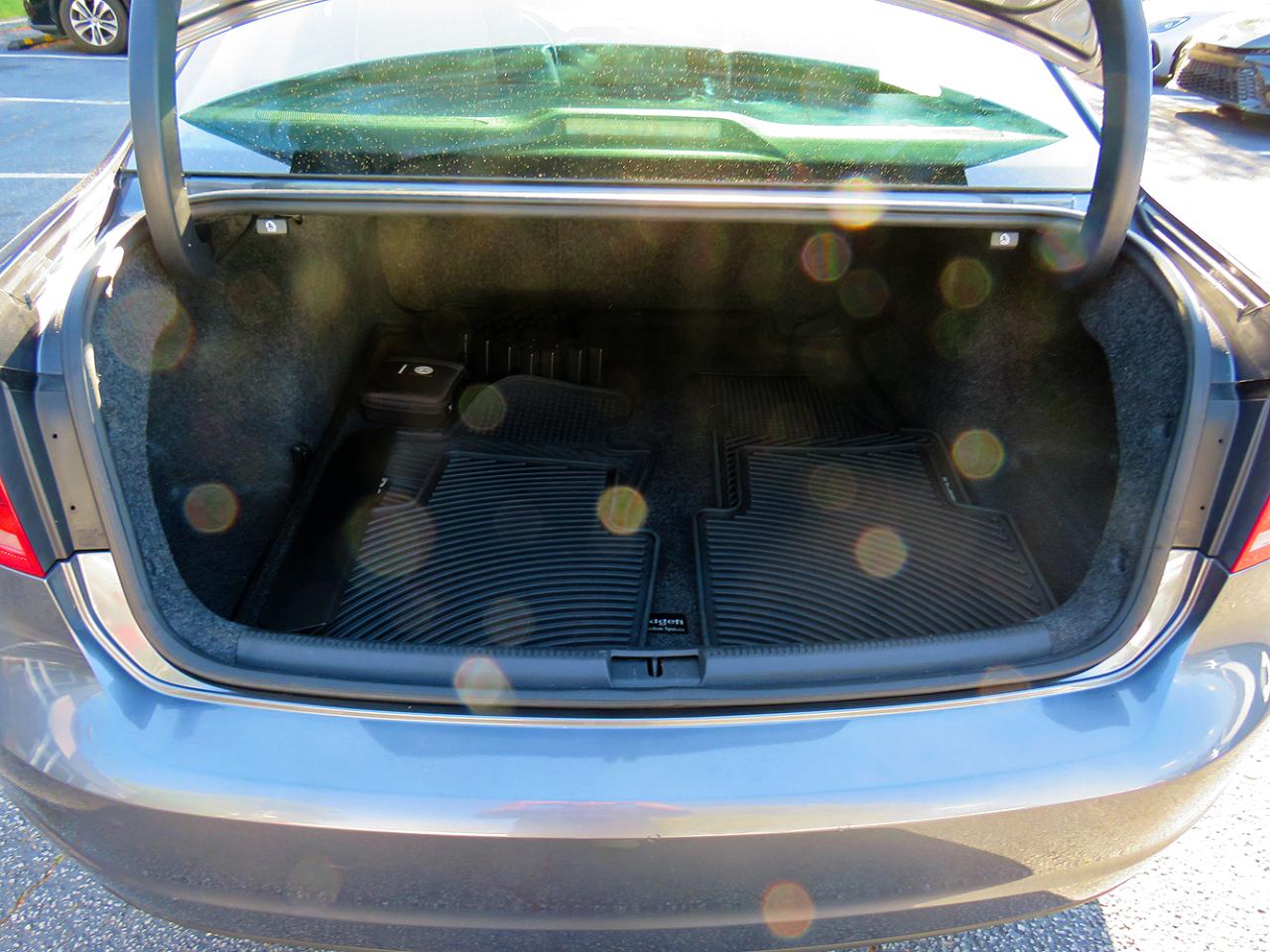 Volkswagen Passat 4dr Sdn 1.8T Auto SE w/Sunroof & Nav PZEV 2014