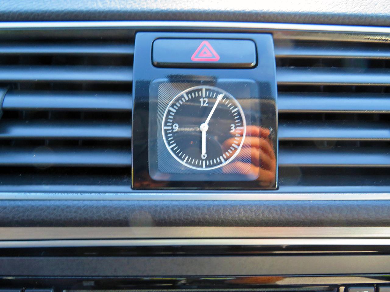 Volkswagen Passat 4dr Sdn 1.8T Auto SE w/Sunroof & Nav PZEV 2014