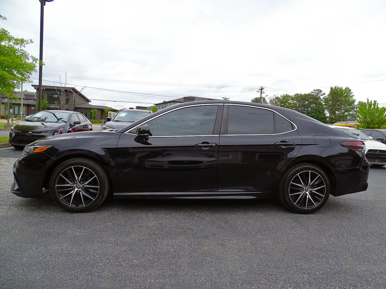 Toyota Camry SE Auto (Natl) 2022