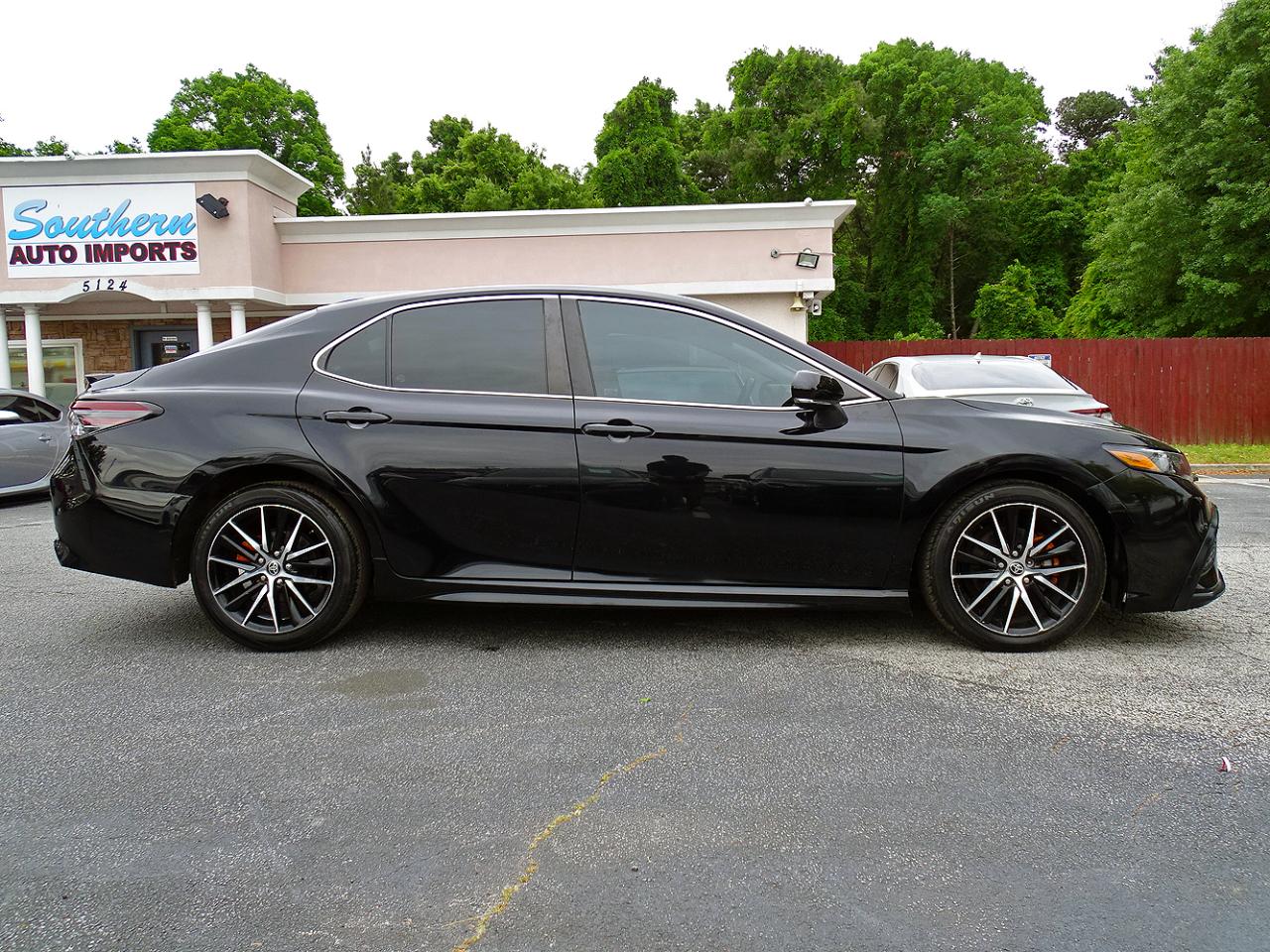 Toyota Camry SE Auto (Natl) 2022