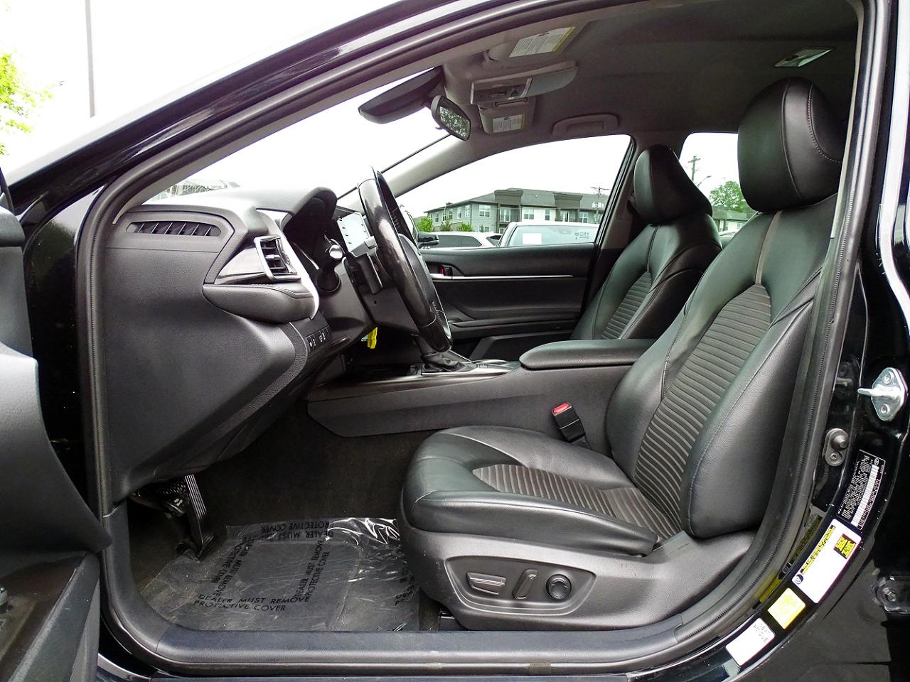 Toyota Camry SE Auto (Natl) 2022