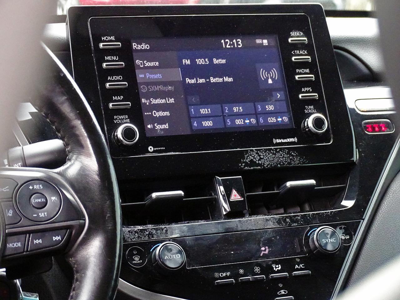 Toyota Camry SE Auto (Natl) 2022