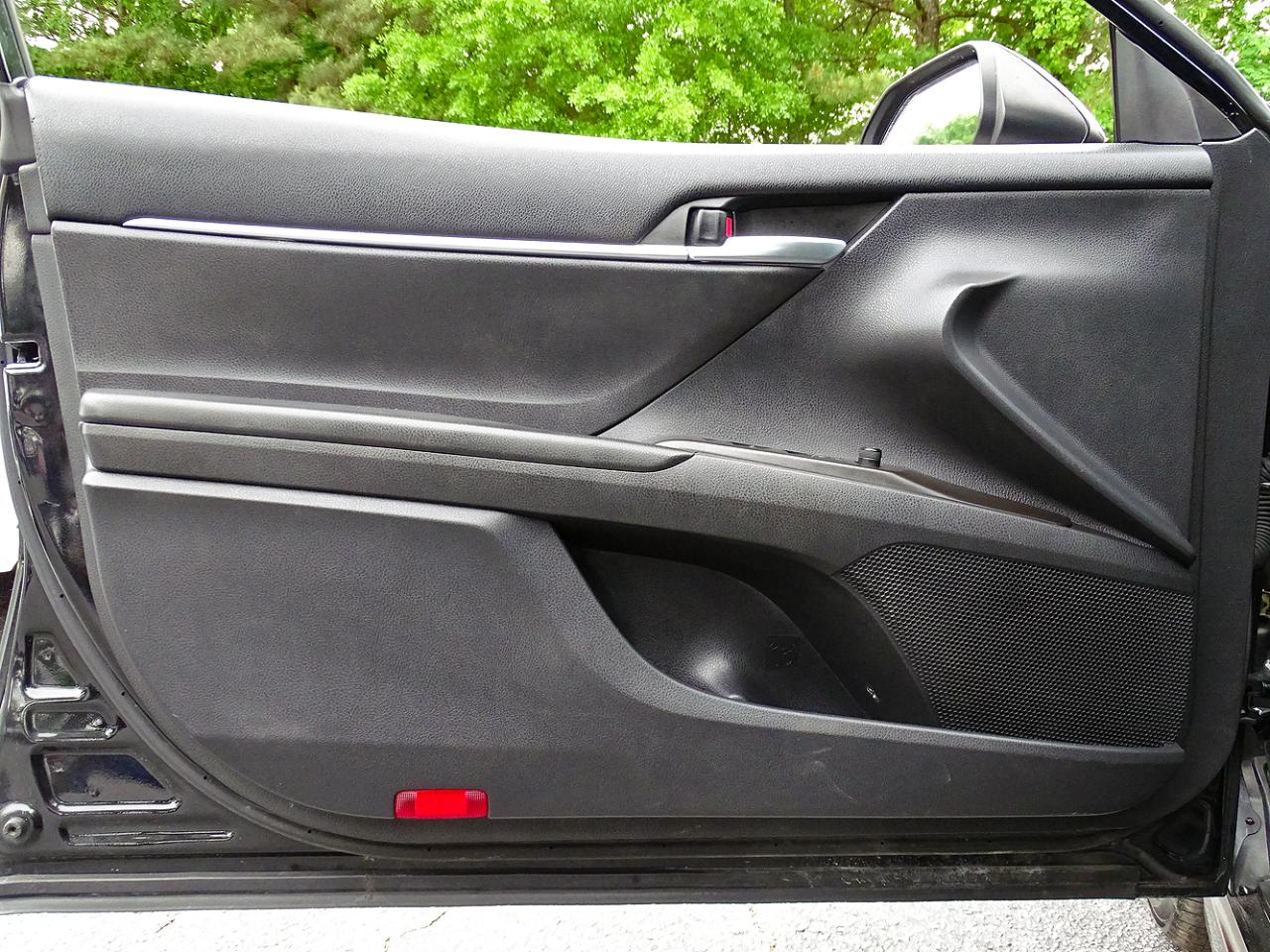 Toyota Camry SE Auto (Natl) 2022