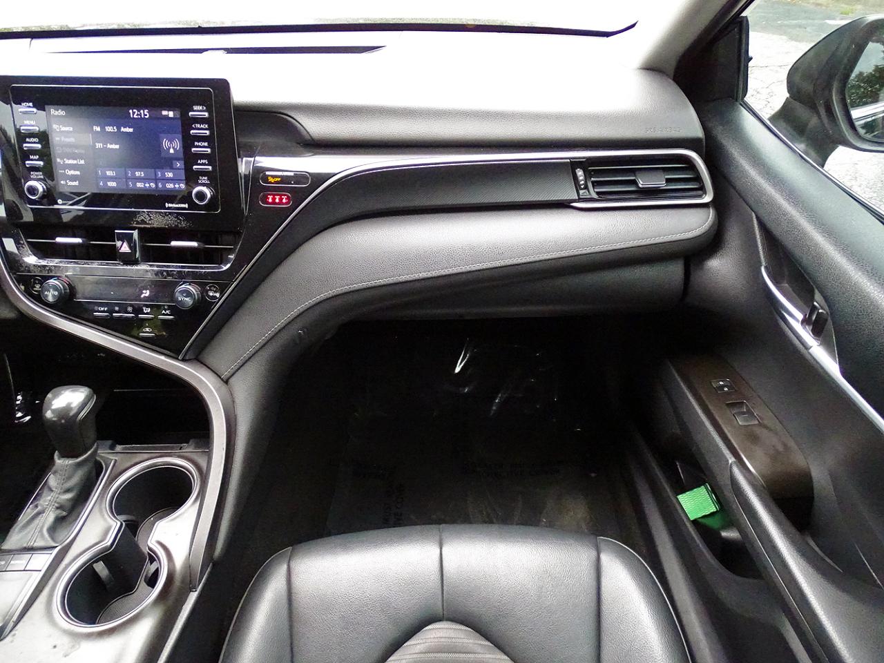 Toyota Camry SE Auto (Natl) 2022