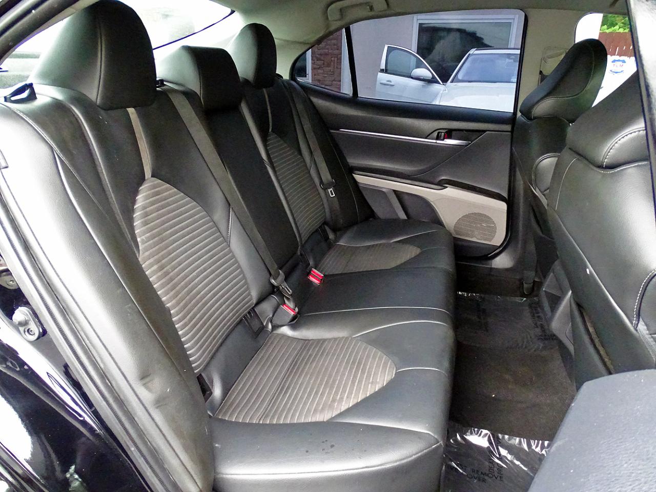 Toyota Camry SE Auto (Natl) 2022