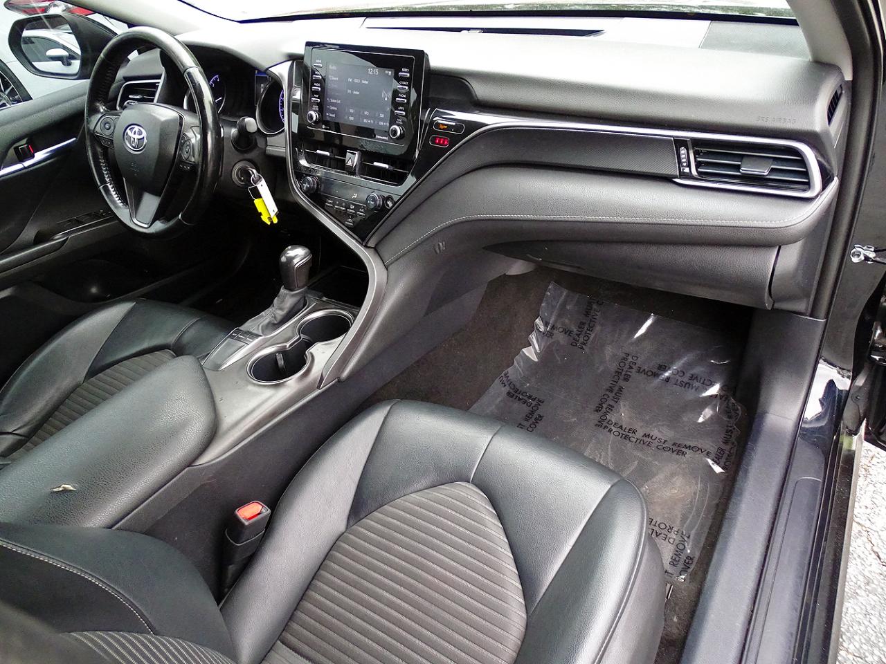 Toyota Camry SE Auto (Natl) 2022