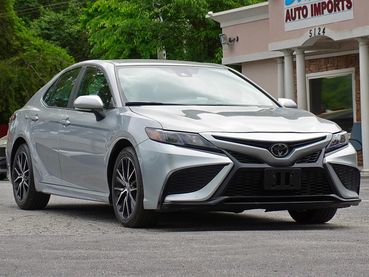 Toyota Camry SE Auto (Natl) 2024