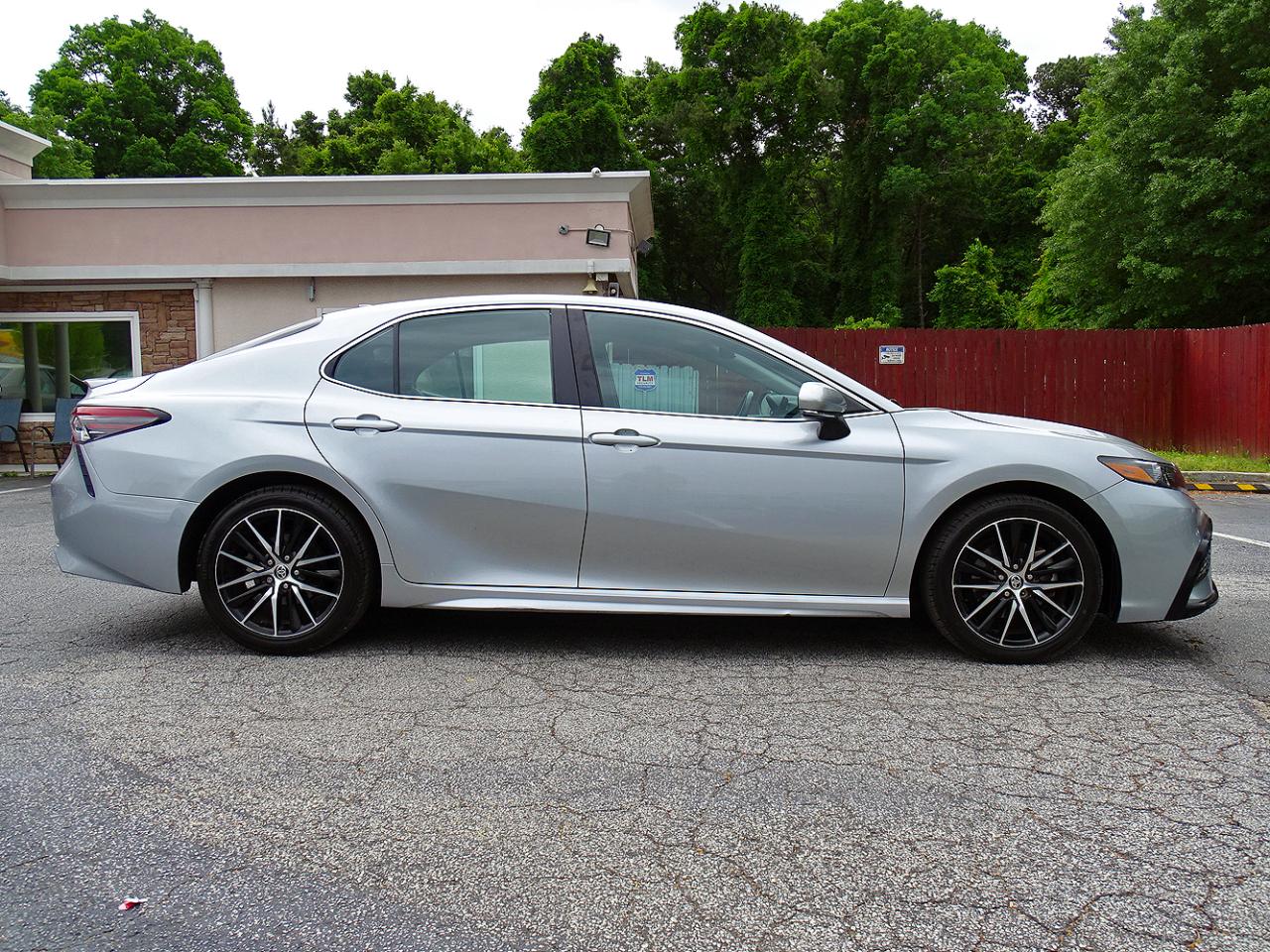 Toyota Camry SE Auto (Natl) 2024