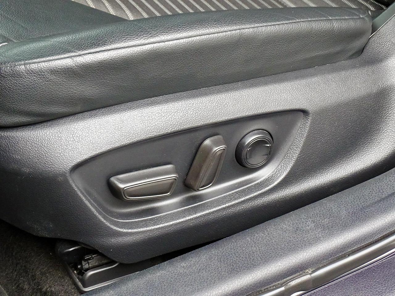 Toyota Camry SE Auto (Natl) 2024