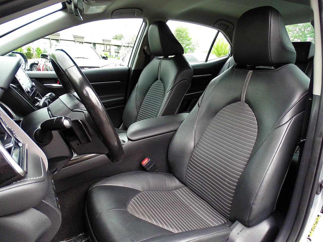 Toyota Camry SE Auto (Natl) 2024